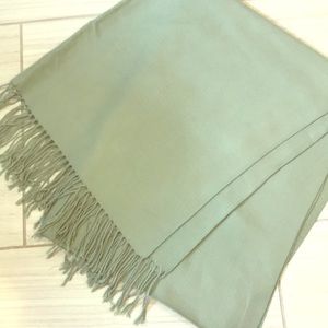 2Chic robins egg blue pashmina